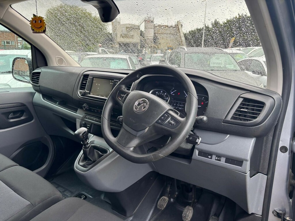 Vauxhall Vivaro Vivaro F2700 Dynamic Ss White #11