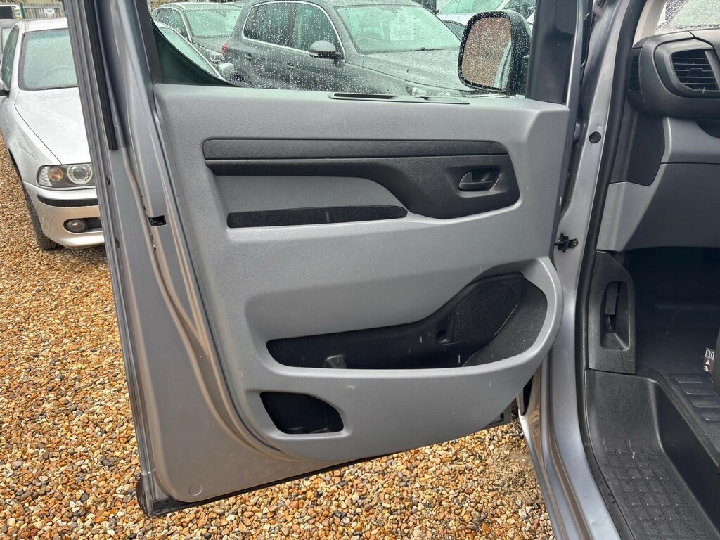 Vauxhall Vivaro Vivaro F2700 Dynamic Ss White #39