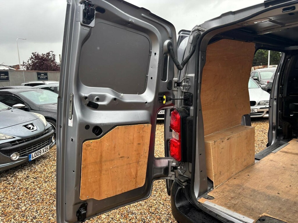 Vauxhall Vivaro Vivaro F2700 Dynamic Ss White #40