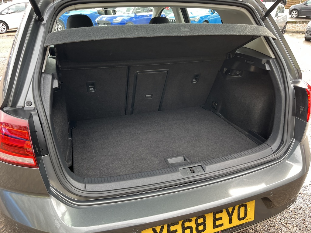 Volkswagen Golf 1.0 Tsi 115 Se Nav YF68EYO Grey #4