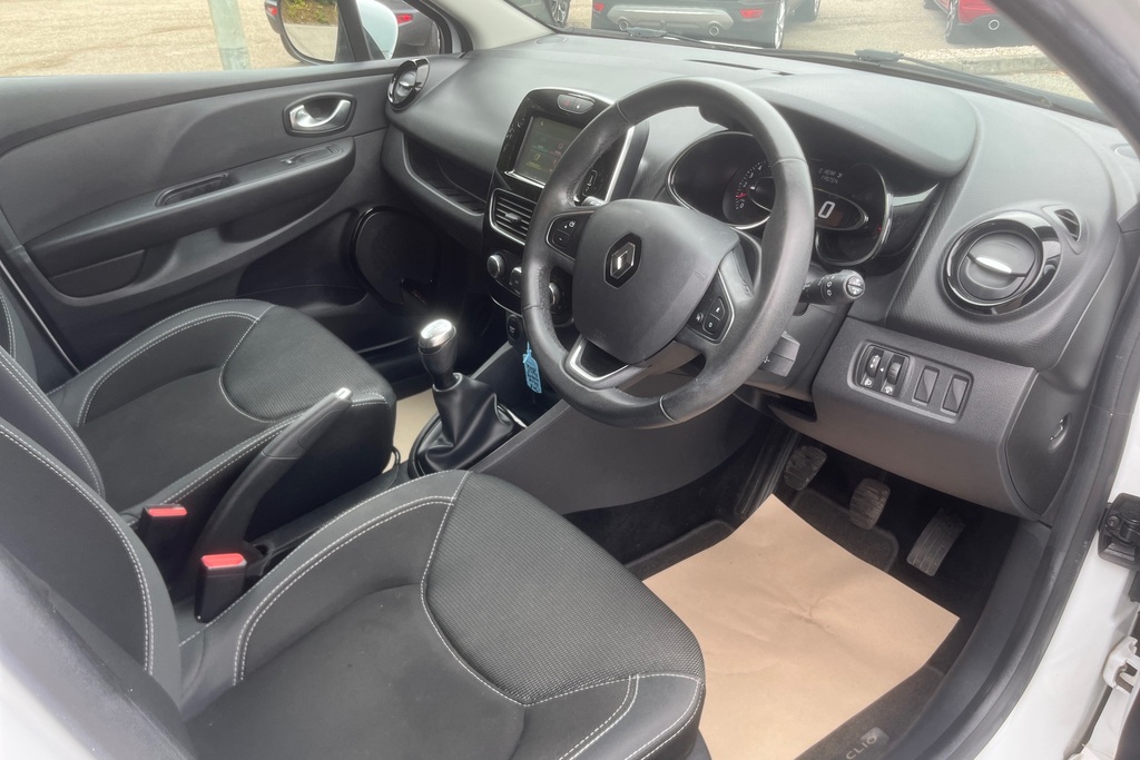 Renault Clio 1.2 16V Dynamique Nav SW17BNX White #5