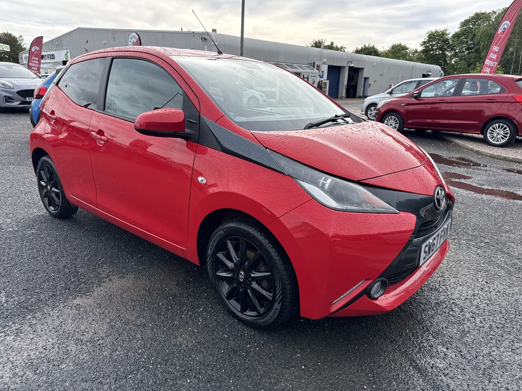 Toyota Aygo 1.0 Vvt-i X-style SW67FVN Red #2