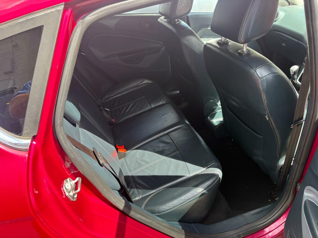 Ford Fiesta White #15