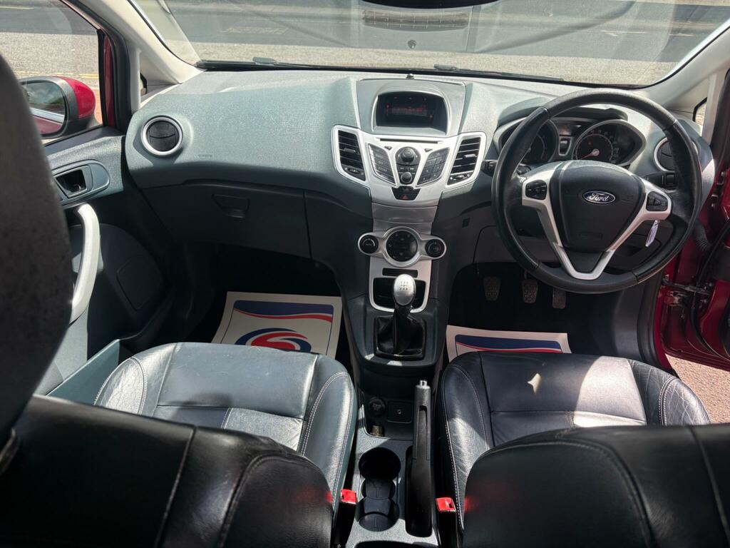 Ford Fiesta White #10