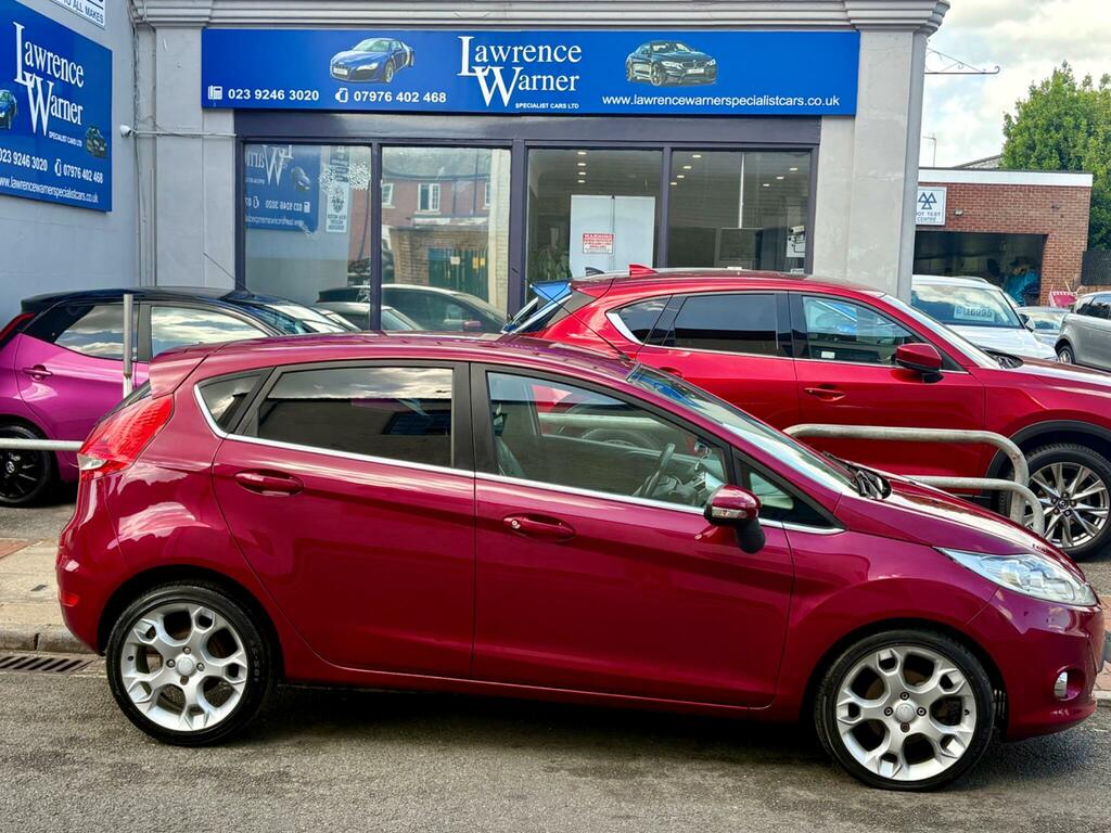 Ford Fiesta White #1