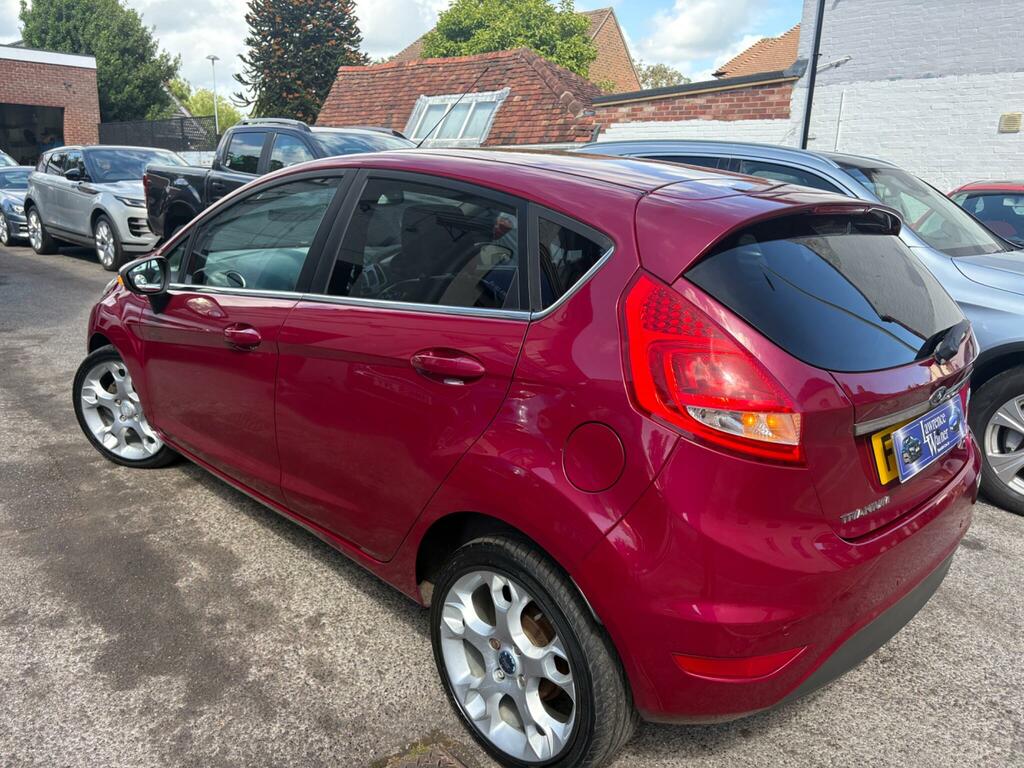 Ford Fiesta White #5