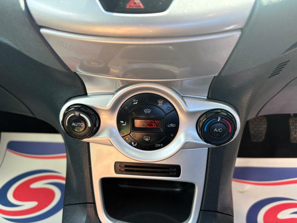 Ford Fiesta White #12