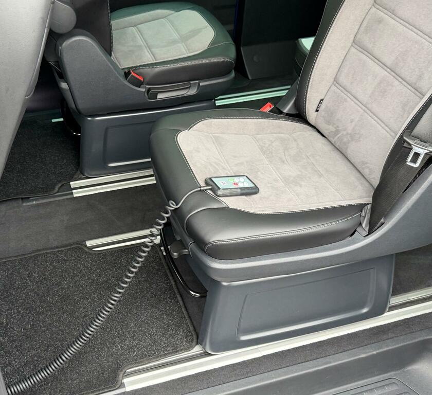 Volkswagen Caravelle Executive Tdi Brown #13
