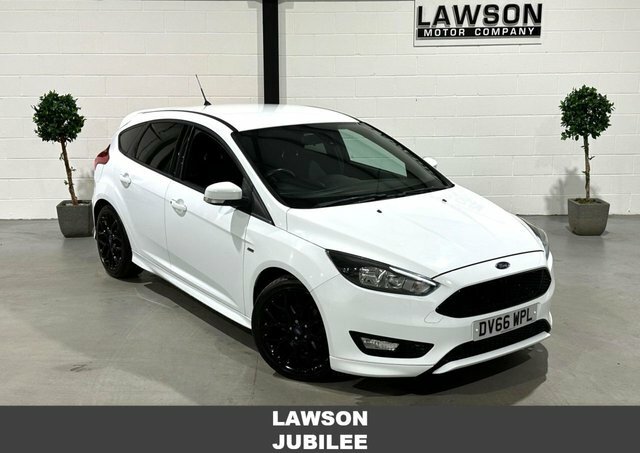 Ford Focus 1.5T Ecoboost St-line Hatchback White