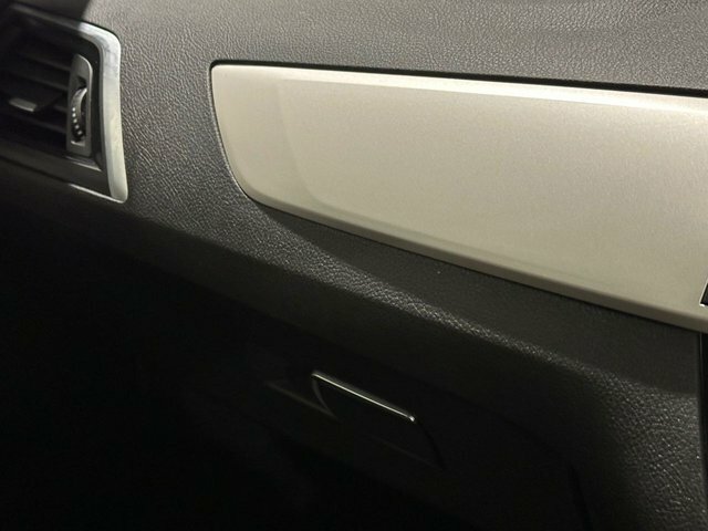 BMW 1 Series 118I 1.5 Sport Nav Step Black #40
