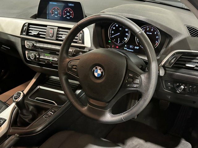 BMW 1 Series 118I 1.5 Sport Nav Step Black #30