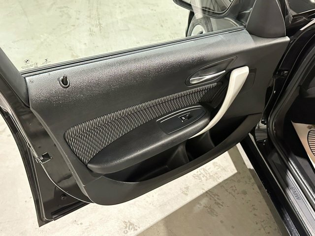 BMW 1 Series 118I 1.5 Sport Nav Step Black #8