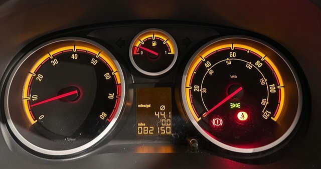 Vauxhall Corsa 16V Energy Hatchback White #30
