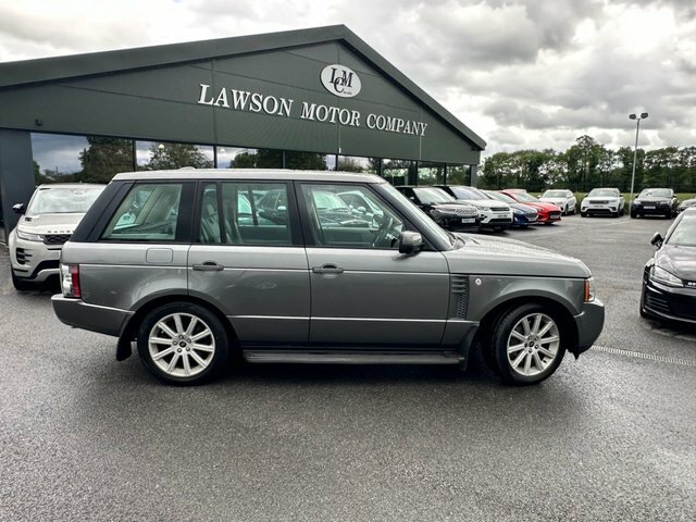 Land Rover Range Rover Suv White #4