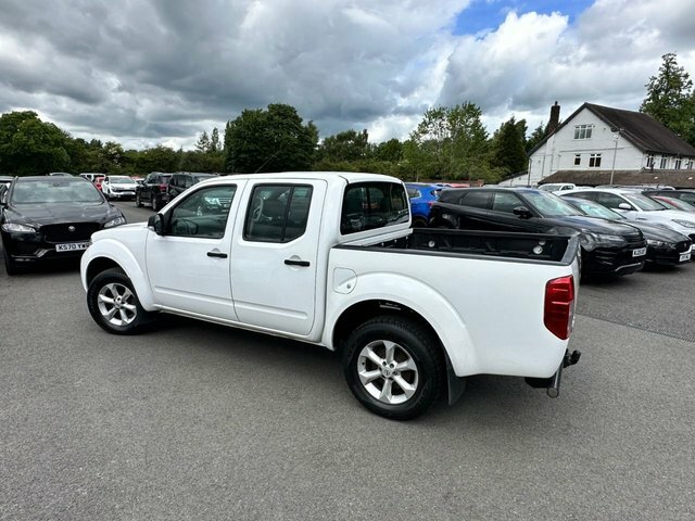Nissan Navara 2.5 Dci Visia Pickup Double Cab White #6