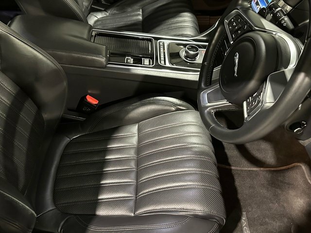 Jaguar XF 2.0D Portfolio Sportbrake Euro 6 Blue #5