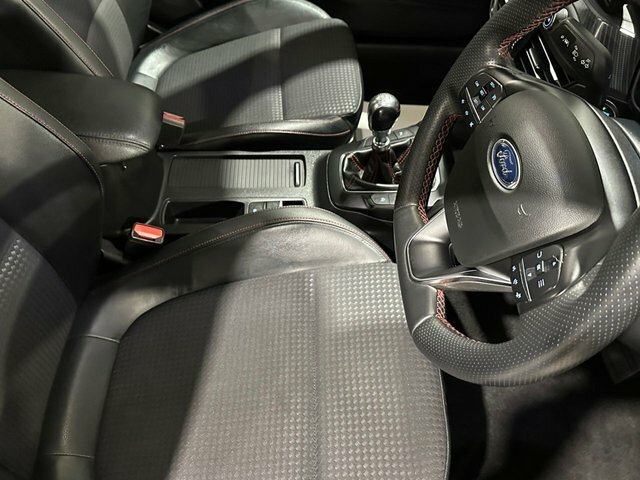 Ford Focus 1.0T Ecoboost St-line X Hatchback Manua White #5