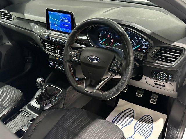 Ford Focus 1.0T Ecoboost St-line X Hatchback Manua White #2