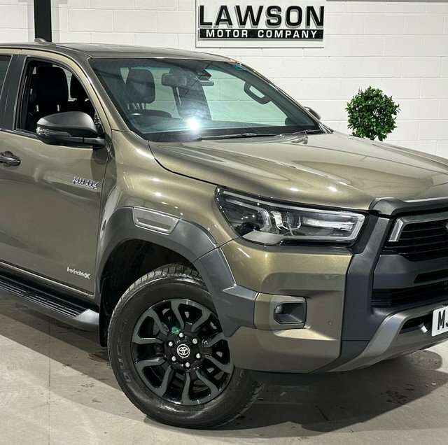 Toyota HILUX 2.8 D-4d Invincible X Pickup Double Cab Brown #6