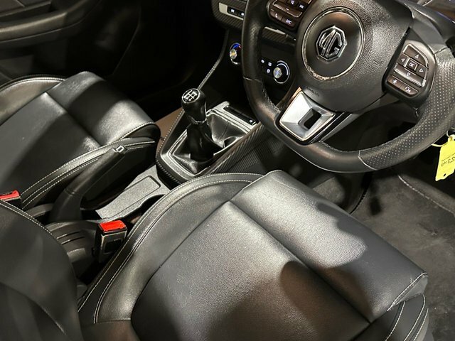 MG ZS Excite Black #16