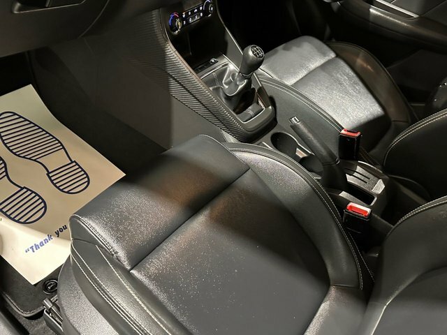 MG ZS Excite Black #11