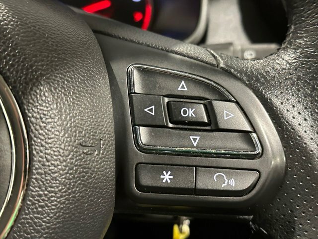 MG ZS Excite Black #36