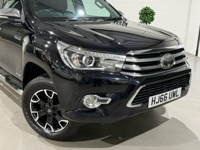 Toyota HILUX 2.4 D-4d Invincible X Pickup Double Cab Black #5