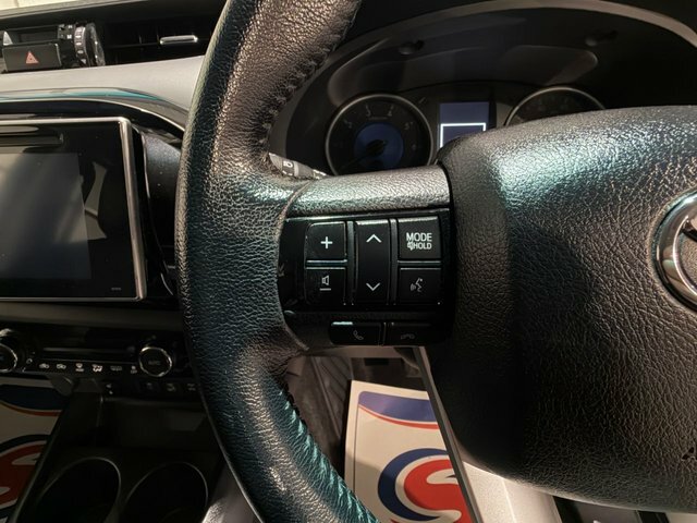 Toyota HILUX 2.4 D-4d Active 2016 White #25