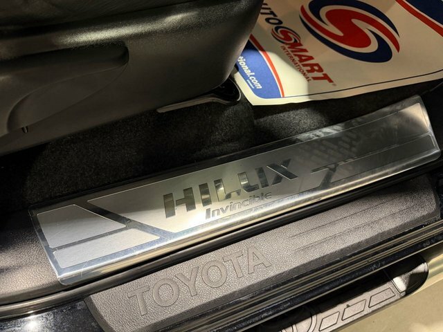 Toyota HILUX 2.4 D-4d Active 2016 White #42