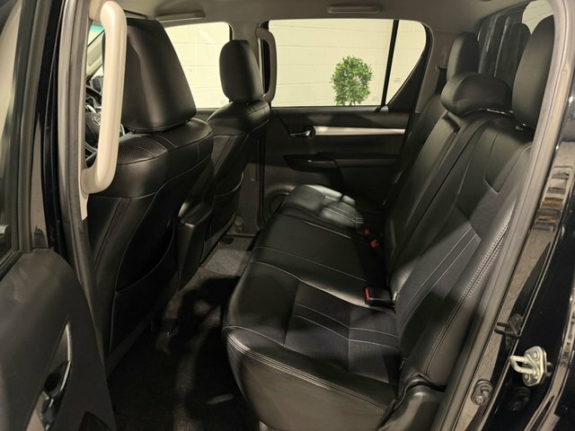 Toyota HILUX 2.4 D-4d Active 2016 White #57