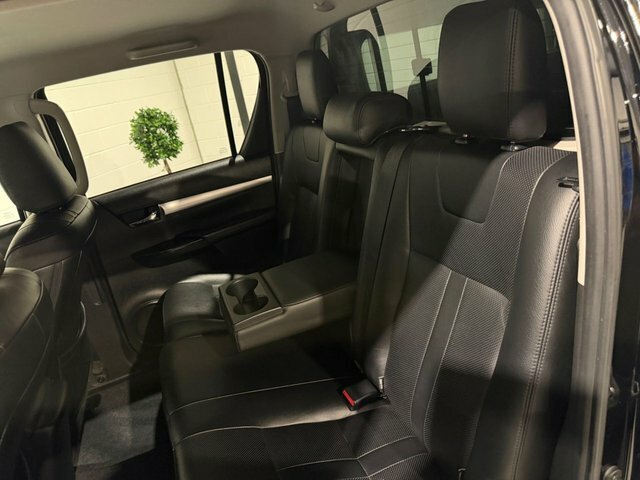 Toyota HILUX 2.4 D-4d Active 2016 White #56