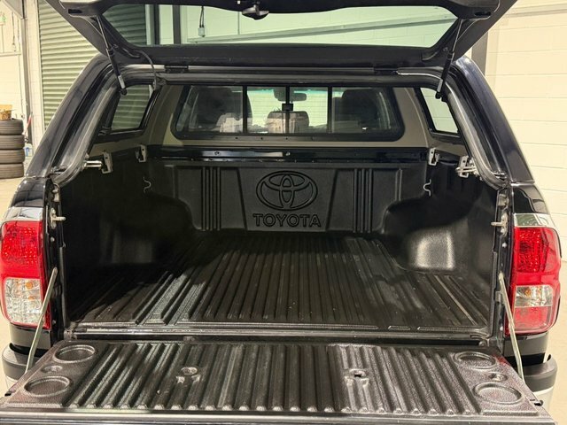 Toyota HILUX 2.4 D-4d Active 2016 White #37