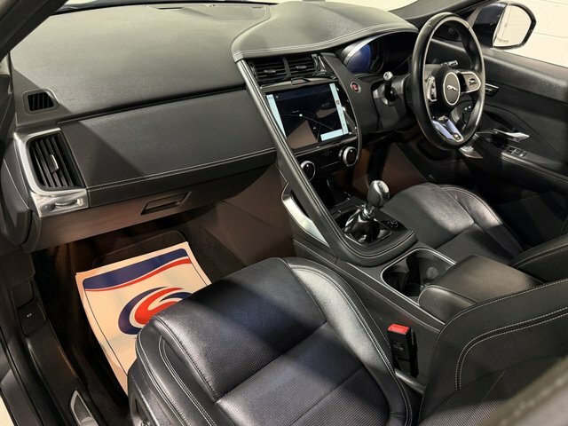Jaguar E-Pace E-pace 2.0 D200 R-dynamic Se Grey #66