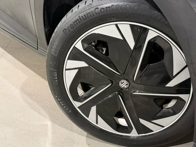 MG MG4 64Kwh Se Long Range Hatchback 2 Black #5