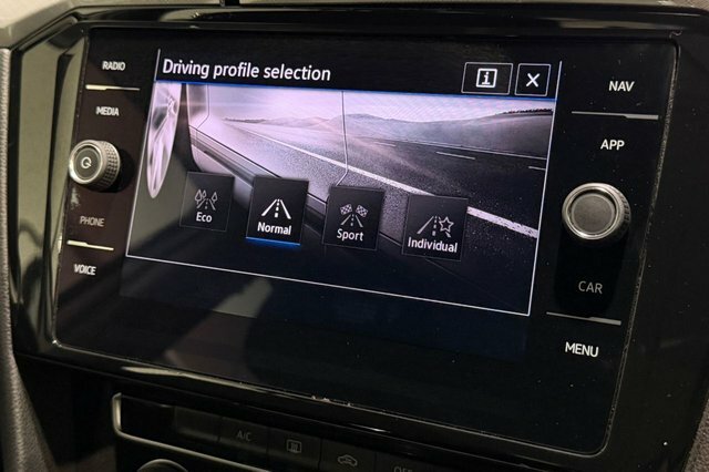 Volkswagen Passat Tdi Sel Estate Black #16
