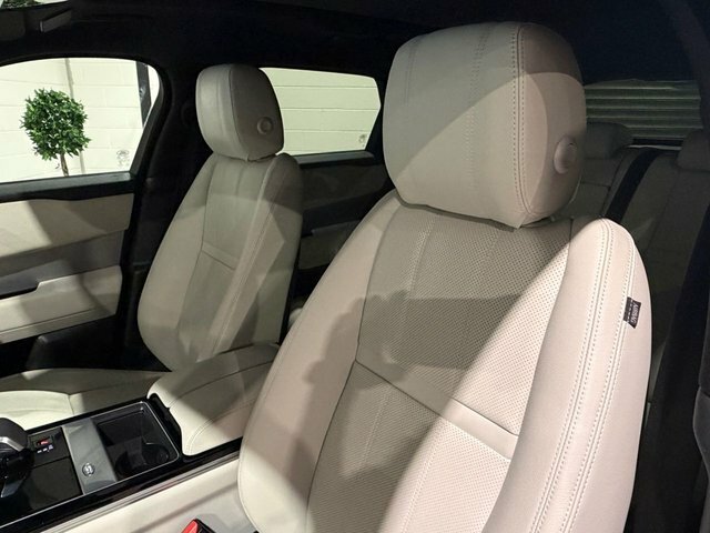 Land Rover Range Rover Velar Velar 2.0 D200 Edition Black #65