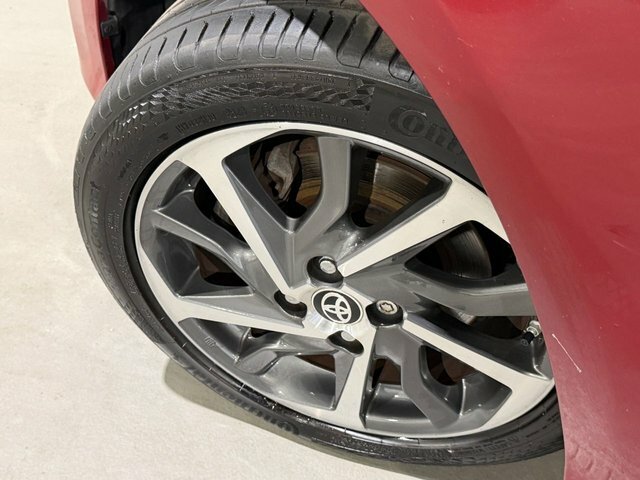 Toyota Yaris Dynamic White #43