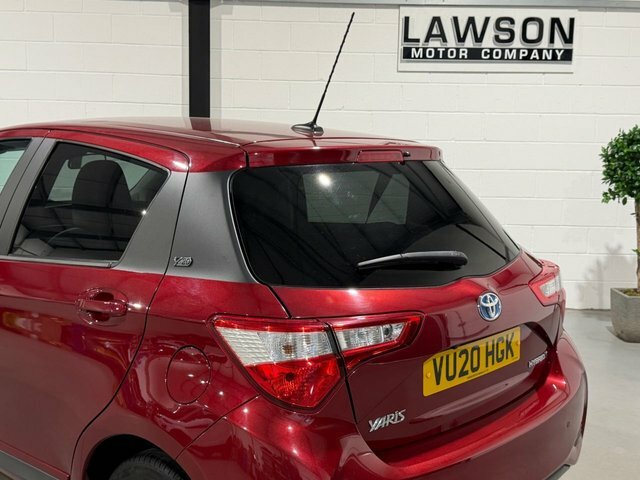 Toyota Yaris Dynamic White #34