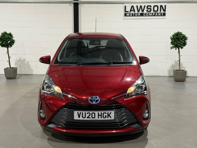 Toyota Yaris Dynamic White #7