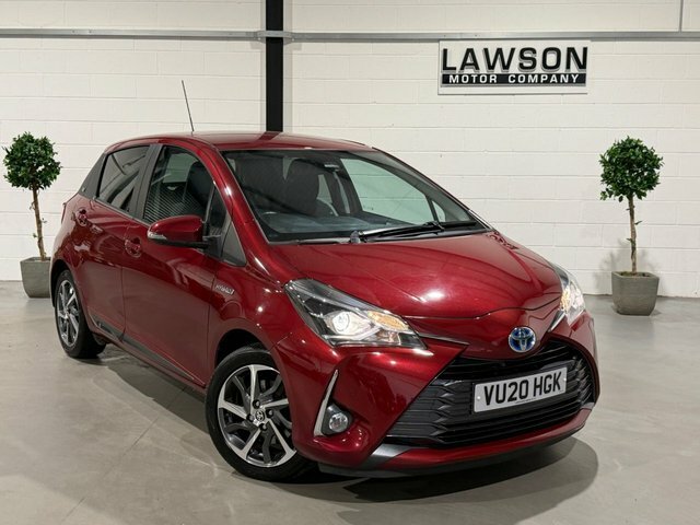 Toyota Yaris Dynamic White #32