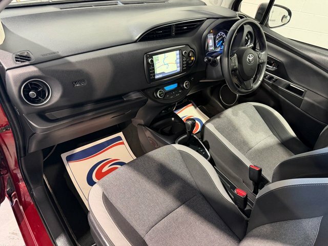 Toyota Yaris Dynamic White #51