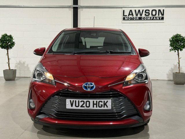 Toyota Yaris Dynamic White #30