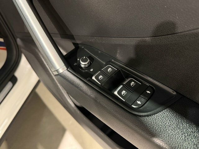 Audi Q2 Tfsi Sport 148 Black #44