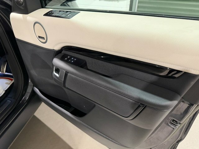 Land Rover Discovery 3.0 D300 Metropolitan Edition Grey #88