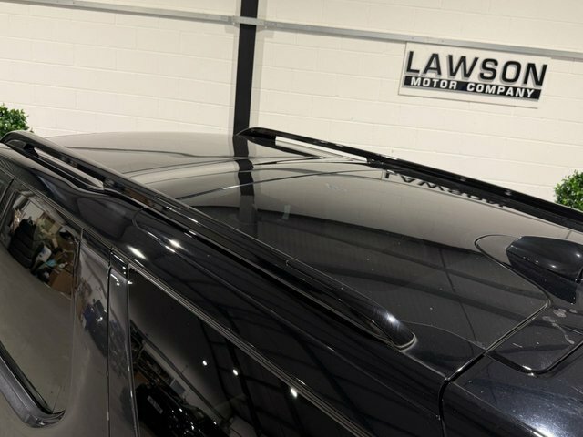 Land Rover Discovery 3.0 D300 Metropolitan Edition Grey #81