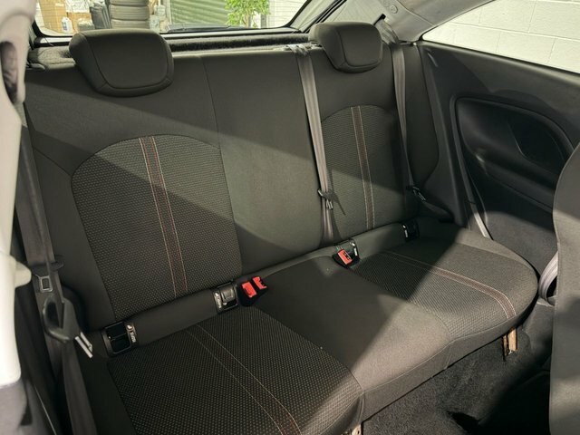Vauxhall Corsa 1.4I Ecotec Griffin Hatchback Eu Silver #3
