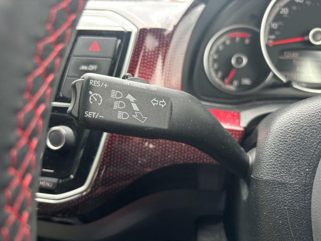 Volkswagen Up Hatchback 1.0 Up 202171 Red #16