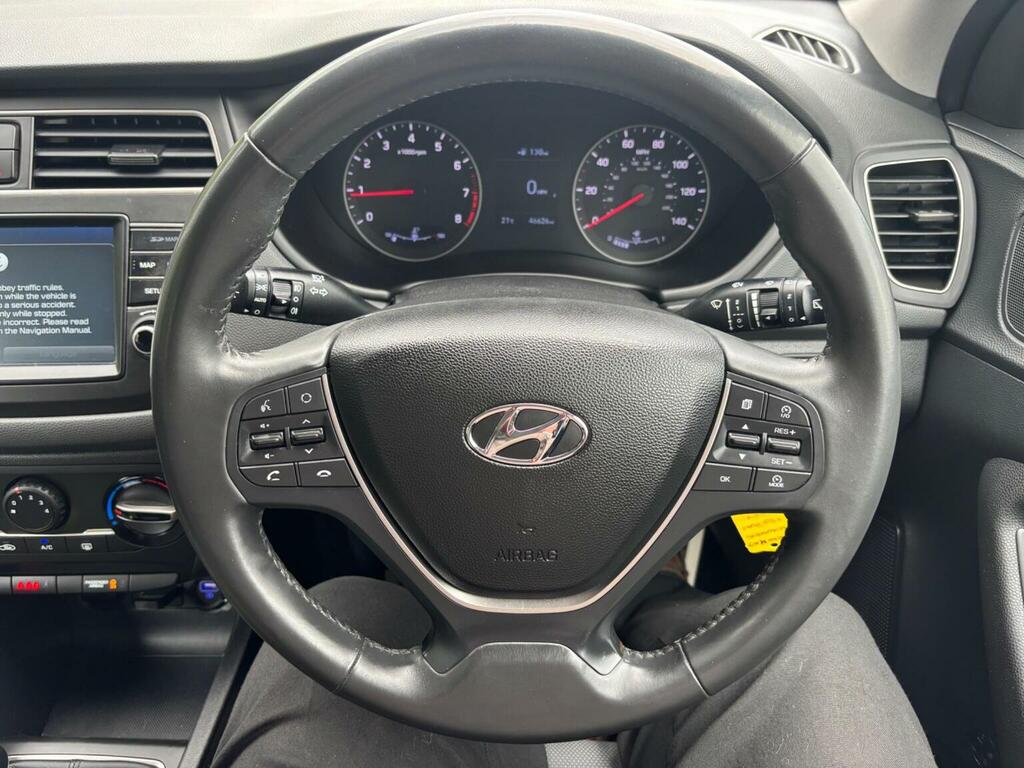 Hyundai I20 Se White #18