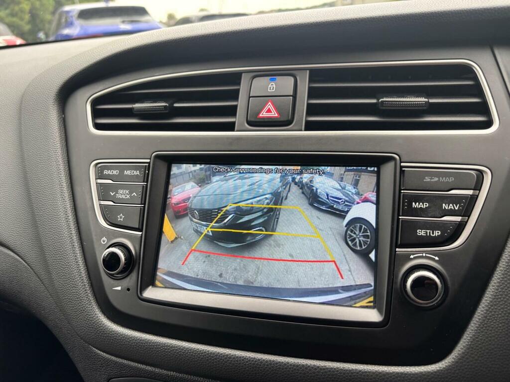 Hyundai I20 Se White #11