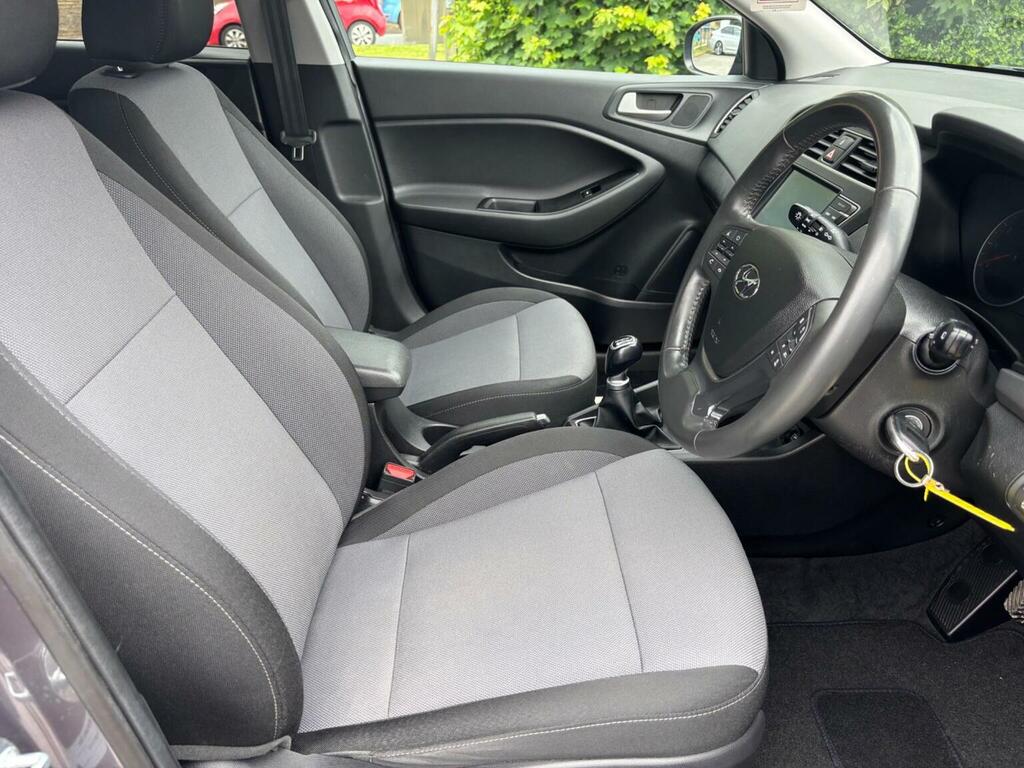 Hyundai I20 Se White #13